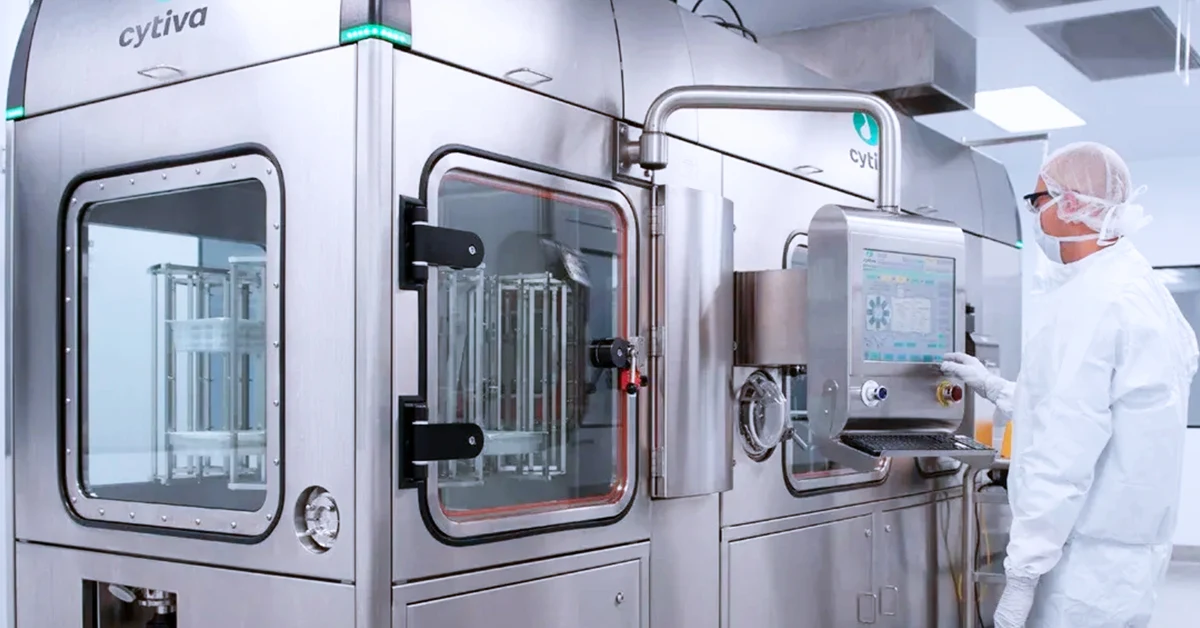 Featured image for “What Is an Isolator Filling Workcell?”